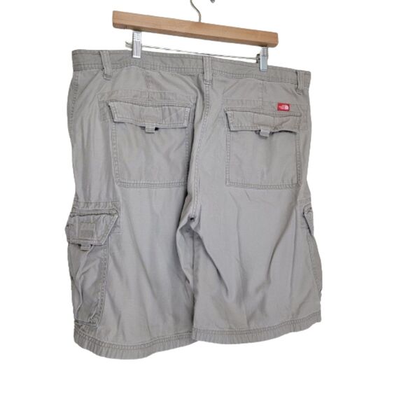 North Face Cargo Shorts - 40 x 23 - Picture 3 of 7
